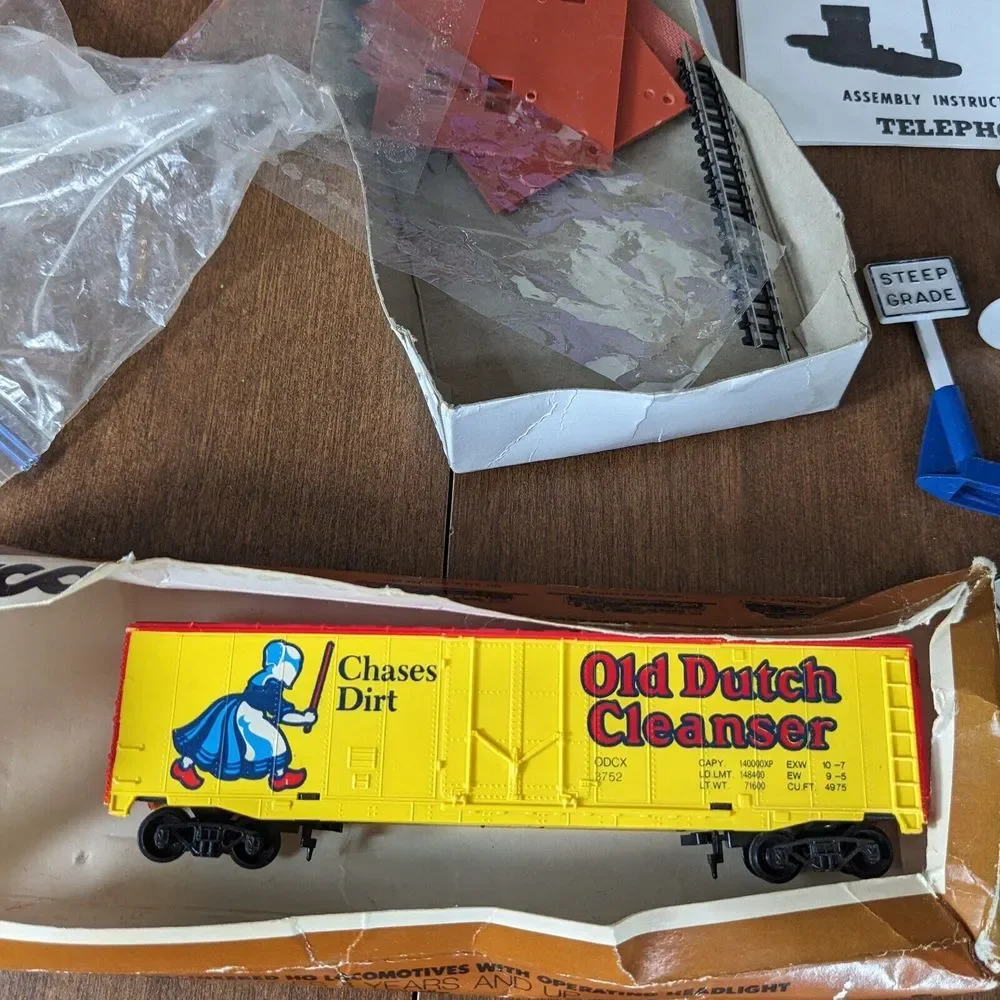 Tyco Old‎ Dutch Cleanser Box Car Train, Model 705 Telephone Shanty Various Signs